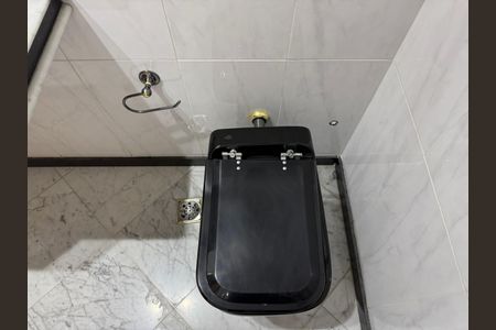 Apartamento à venda com 180m², 3 quartos e 1 vaga Apartamento à venda com 180m², 3 quartos e 1 vagaLavabo