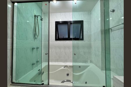 Apartamento à venda com 180m², 3 quartos e 1 vaga Apartamento à venda com 180m², 3 quartos e 1 vagaSuíte - Banheiro