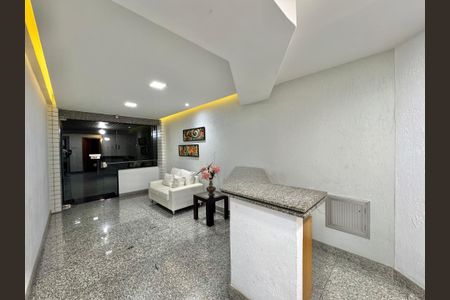 Apartamento à venda com 180m², 3 quartos e 1 vaga Apartamento à venda com 180m², 3 quartos e 1 vagaÁrea comum