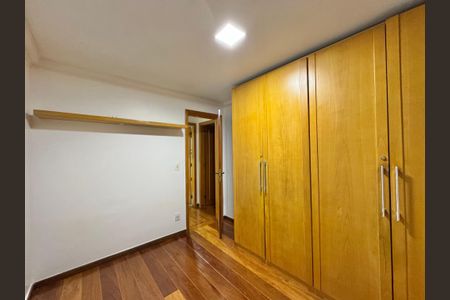 Apartamento à venda com 180m², 3 quartos e 1 vaga Apartamento à venda com 180m², 3 quartos e 1 vagaQuarto 1