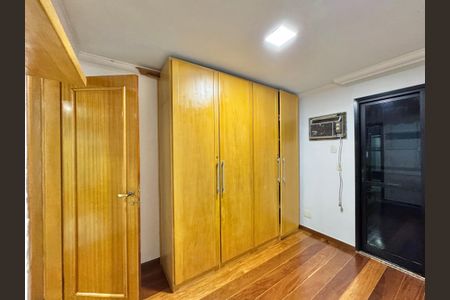 Apartamento à venda com 180m², 3 quartos e 1 vaga Apartamento à venda com 180m², 3 quartos e 1 vagaQuarto 1