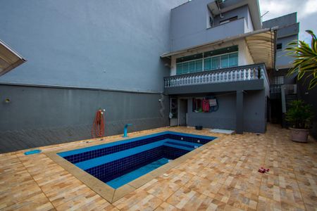 Casa à venda com 294m², 3 quartos e 4 vagas Casa à venda com 294m², 3 quartos e 4 vagasPiscina