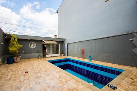 Casa à venda com 294m², 3 quartos e 4 vagas Casa à venda com 294m², 3 quartos e 4 vagasPiscina