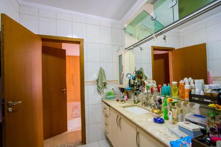 Casa à venda com 294m², 3 quartos e 4 vagas Casa à venda com 294m², 3 quartos e 4 vagasBanheiro do quarto 2