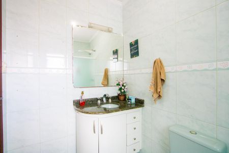 Casa à venda com 294m², 3 quartos e 4 vagas Casa à venda com 294m², 3 quartos e 4 vagasBanheiro social 2