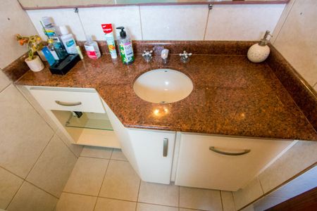 Casa à venda com 294m², 3 quartos e 4 vagas Casa à venda com 294m², 3 quartos e 4 vagasBanheiro do quarto 1