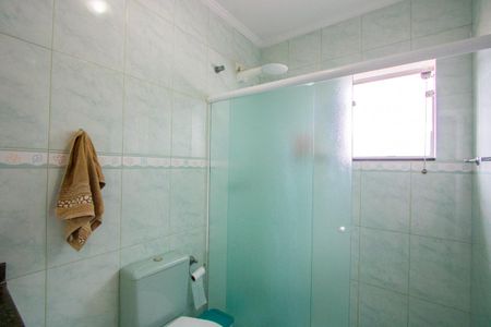 Casa à venda com 294m², 3 quartos e 4 vagas Casa à venda com 294m², 3 quartos e 4 vagasBanheiro social 2