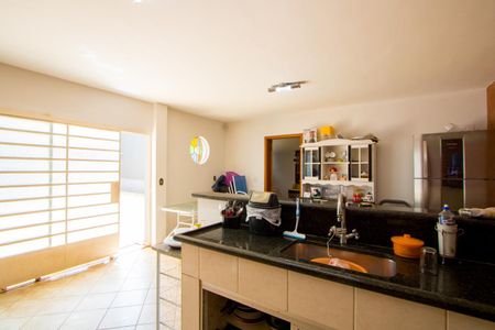 Casa à venda com 294m², 3 quartos e 4 vagas Casa à venda com 294m², 3 quartos e 4 vagasEspaço gourmet