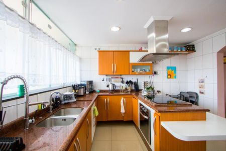 Casa à venda com 294m², 3 quartos e 4 vagas Casa à venda com 294m², 3 quartos e 4 vagasCozinha