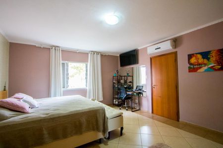 Casa à venda com 294m², 3 quartos e 4 vagas Casa à venda com 294m², 3 quartos e 4 vagasQuarto 2 - Suíte