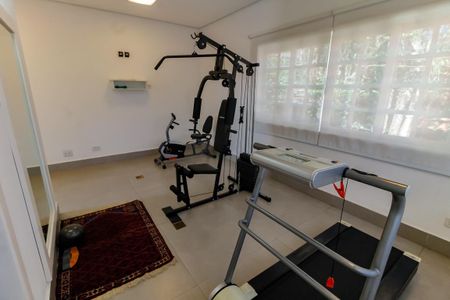 Casa à venda com 770m², 7 quartos e 5 vagas Casa à venda com 770m², 7 quartos e 5 vagasAcademia