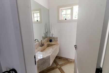 Casa à venda com 770m², 7 quartos e 5 vagas Casa à venda com 770m², 7 quartos e 5 vagasLavabo