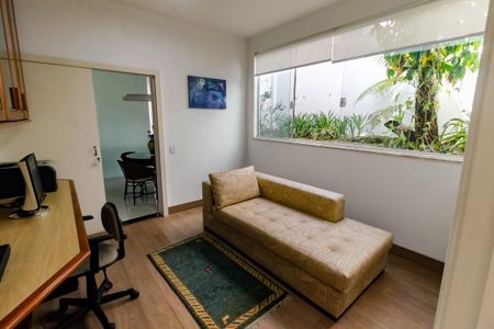 Casa à venda com 770m², 7 quartos e 5 vagas Casa à venda com 770m², 7 quartos e 5 vagasSala 4