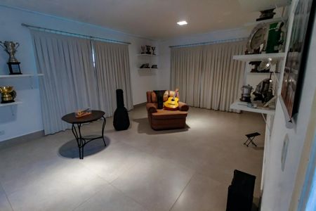 Casa à venda com 770m², 7 quartos e 5 vagas Casa à venda com 770m², 7 quartos e 5 vagasSala 6