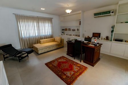 Casa à venda com 770m², 7 quartos e 5 vagas Casa à venda com 770m², 7 quartos e 5 vagasSala 5