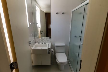 Casa à venda com 770m², 7 quartos e 5 vagas Casa à venda com 770m², 7 quartos e 5 vagasBanheiro da Suíte 4