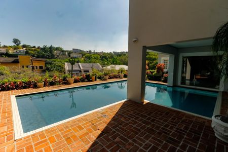 Casa à venda com 770m², 7 quartos e 5 vagas Casa à venda com 770m², 7 quartos e 5 vagasPiscina