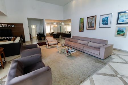 Casa à venda com 770m², 7 quartos e 5 vagas Casa à venda com 770m², 7 quartos e 5 vagasSala 1