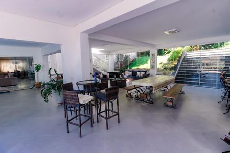 Casa à venda com 770m², 7 quartos e 5 vagas Casa à venda com 770m², 7 quartos e 5 vagasÁrea gourmet