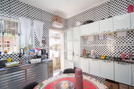 Casa à venda com 300m², 7 quartos e 10 vagas Casa à venda com 300m², 7 quartos e 10 vagasCozinha