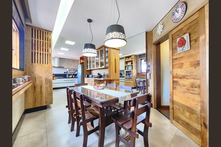 Casa à venda com 513m², 5 quartos e 6 vagasCozinha