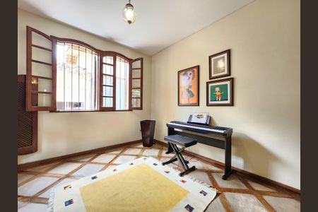 Casa à venda com 513m², 5 quartos e 6 vagasSala