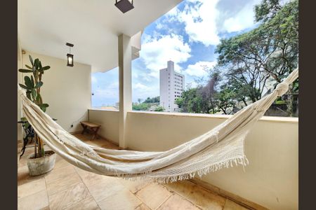 Casa à venda com 513m², 5 quartos e 6 vagasVaranda do Escritório