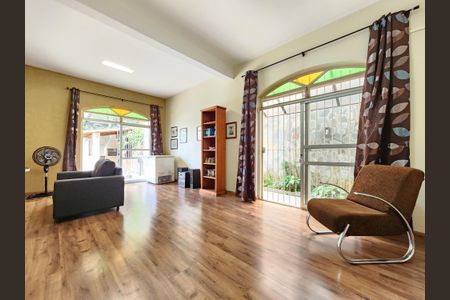 Casa à venda com 513m², 5 quartos e 6 vagasSala de Jogos