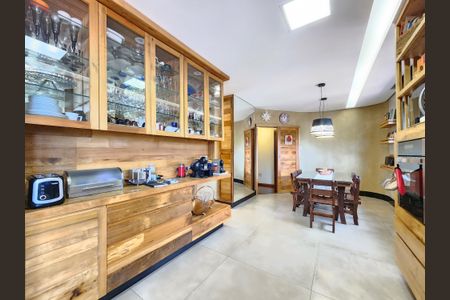 Casa à venda com 513m², 5 quartos e 6 vagasCozinha