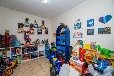 Casa à venda com 200m², 2 quartos e 2 vagas Casa à venda com 200m², 2 quartos e 2 vagasQuarto de Serviço