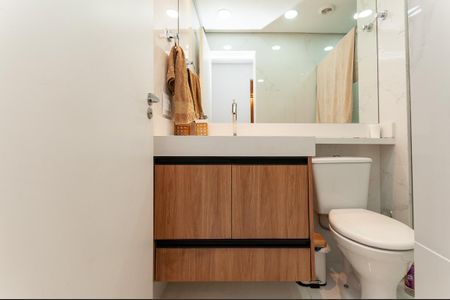 Casa à venda com 96m², 2 quartos e 2 vagasBanheiro Social