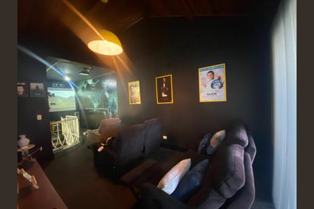 Casa à venda com 280m², 3 quartos e 4 vagas Casa à venda com 280m², 3 quartos e 4 vagassótão