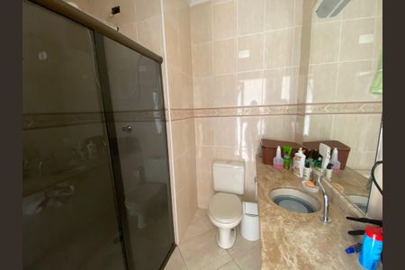 Casa à venda com 280m², 3 quartos e 4 vagas Casa à venda com 280m², 3 quartos e 4 vagasBanheiro do Quarto 1