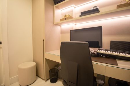 Apartamento à venda com 147m², 3 quartos e 2 vagasEscritório