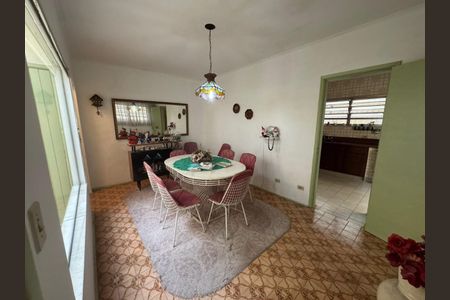 Casa à venda com 218m², 4 quartos e 3 vagas Casa à venda com 218m², 4 quartos e 3 vagasFoto 09