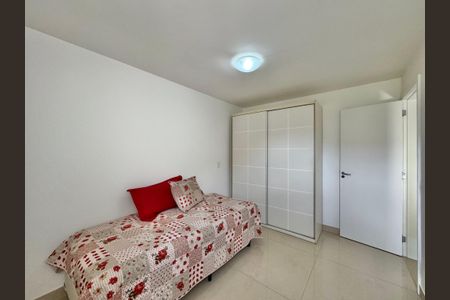 Casa de condomínio à venda com 227m², 4 quartos e 3 vagasSuíte 2
