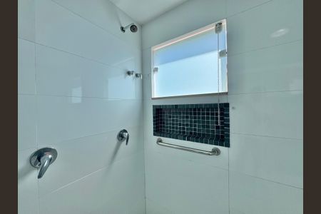 Casa de condomínio à venda com 227m², 4 quartos e 3 vagasSuíte 1 - Banheiro