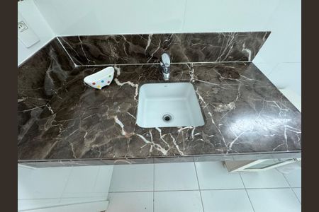 Casa de condomínio à venda com 227m², 4 quartos e 3 vagasSuíte 2 - Banheiro