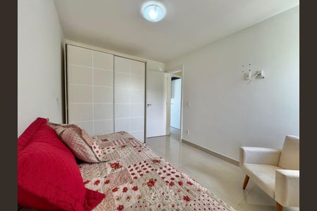 Casa de condomínio à venda com 227m², 4 quartos e 3 vagasSuíte 2