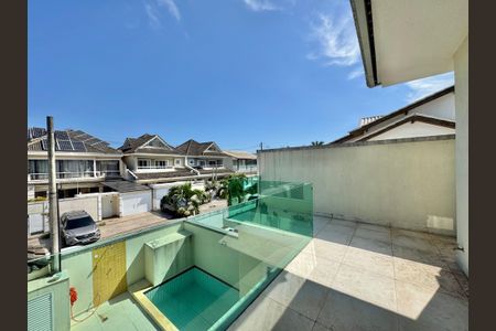 Casa de condomínio à venda com 227m², 4 quartos e 3 vagasSuíte 1 - Terraço