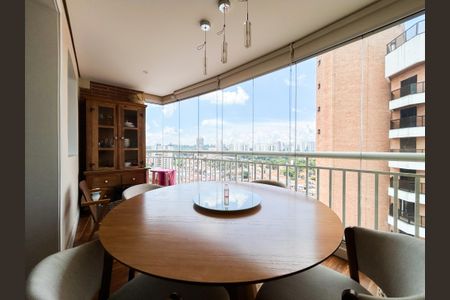 Apartamento à venda com 129m², 2 quartos e 3 vagasVaranda 