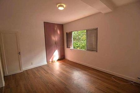 Casa à venda com 113m², 3 quartos e 4 vagas