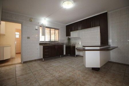 Casa à venda com 250m², 2 quartos e 2 vagas