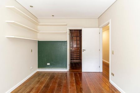 Casa à venda com 400m², 4 quartos e 7 vagas Casa à venda com 400m², 4 quartos e 7 vagasSuíte 4