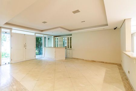 Casa à venda com 400m², 4 quartos e 7 vagas Casa à venda com 400m², 4 quartos e 7 vagasSala