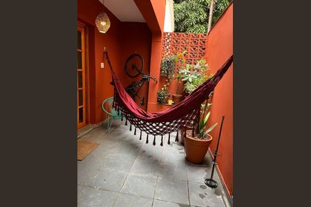 Casa à venda com 75m², 2 quartos e sem vaga