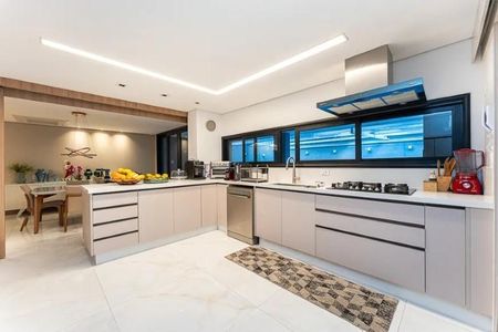 Casa de condomínio à venda com 580m², 3 quartos e 6 vagas