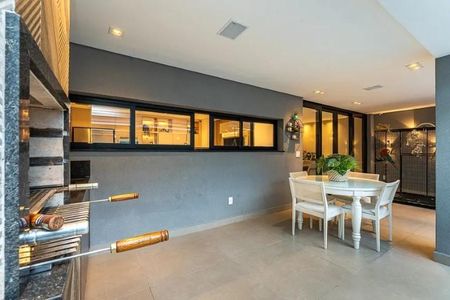 Casa de condomínio à venda com 580m², 3 quartos e 6 vagas