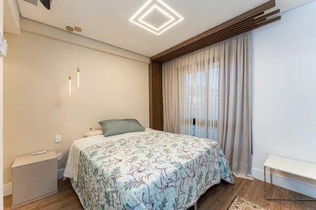Casa de condomínio à venda com 580m², 3 quartos e 6 vagas
