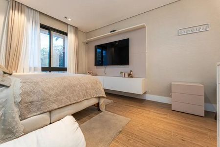 Casa de condomínio à venda com 580m², 3 quartos e 6 vagas